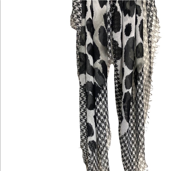 NICOLE MARCIANO•HOUNDSTOOTH / ANIMAL PRINT SCARF• - Picture 3 of 5